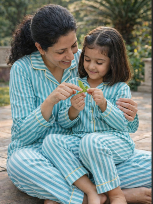 Turquoise stripes mom twinning pajama sets